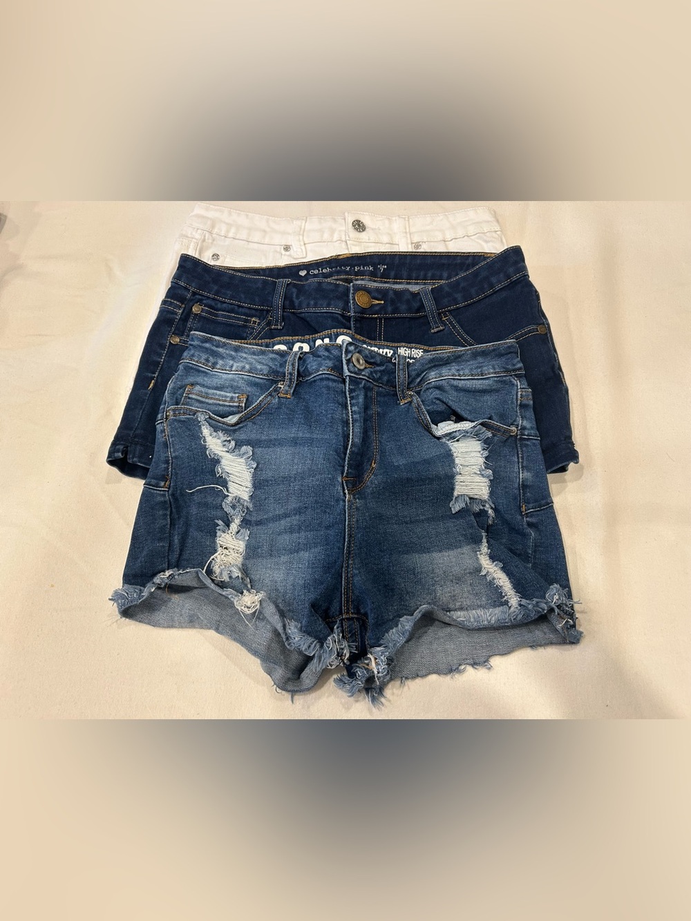 3 women short bundle